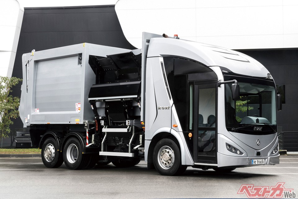 イリザール・ieアーバンコレクター(スペイン)