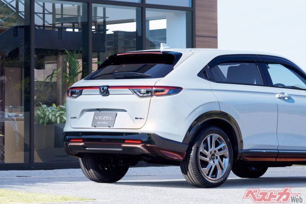 都会派のおっさんにおすすめ どことなく見栄を張れる300万円以下のsuv5車種 おっさんはこれに乗れ 自動車情報誌 ベストカー 都会派のおっさんにおすすめ どことなく見栄を張れる300万円以下のsuv5車種 おっさんはこれに乗れ 自動車情報誌 ベストカー