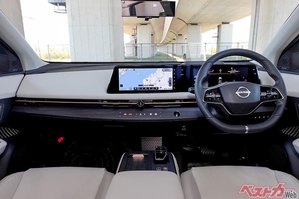 日産 アリア インテリア