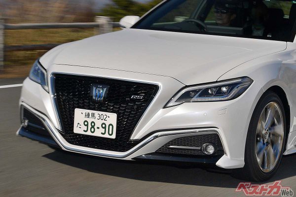 新型はデカすぎる 先代までのファンも多し クラウン認定中古車の価格高騰中の実際 自動車情報誌 ベストカー 新型はデカすぎる 先代までのファンも多し クラウン認定中古車の価格高騰中の実際 自動車情報誌 ベストカー