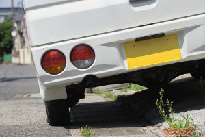 サスペンション平気？　悪影響ありそうだよね!!　傾斜のある駐車場の危険性とはいったい