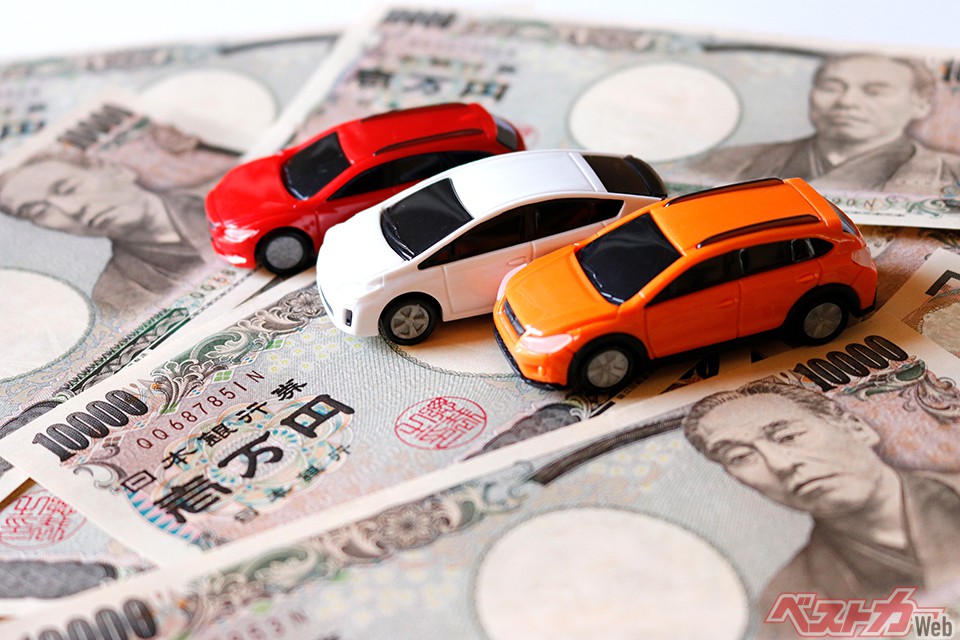 登場したばかりで値引きガードの固い新型車でよりメリットが出るという。うらやましい……(midoriya21@AdobeStock)