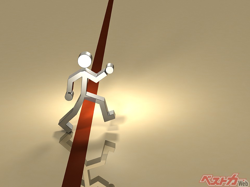 特定モデルの試乗車が用意されている店舗のことが口コミで広がり、他県から試乗に訪れるということもあった(CYCLONE@AdobeStock)