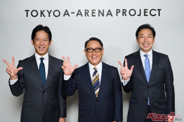 （写真左から）林邦彦（トヨタアルバルク東京代表）、豊田章男（トヨタ自動車社長）、山村知秀（トヨタ不動産社長）