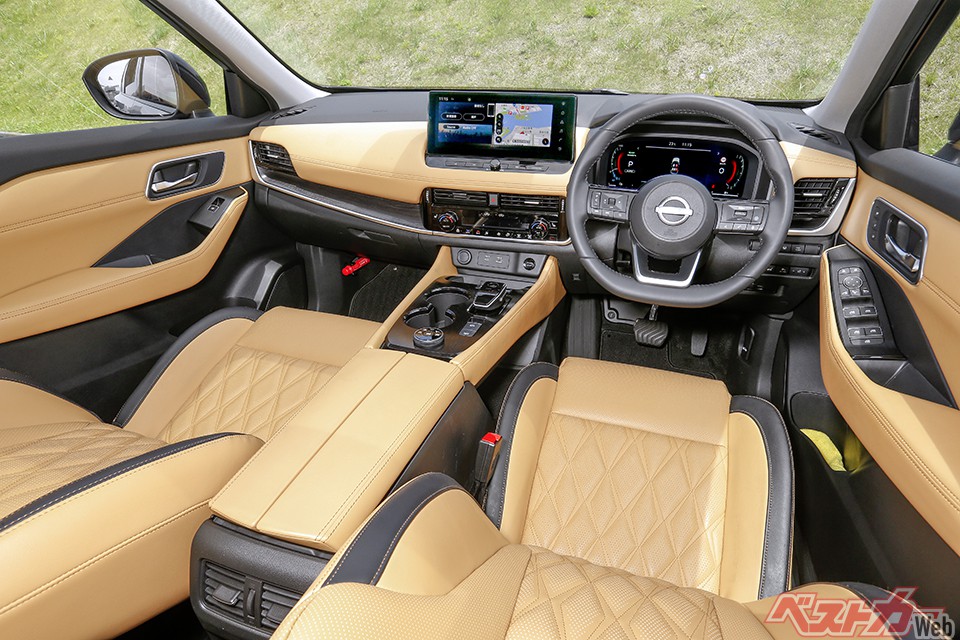 エクストレイル史上最も高級なインテリア。写真はG、G e-4ORCEにオプション設定される高級感満点のナッパレザー(抗菌仕様)