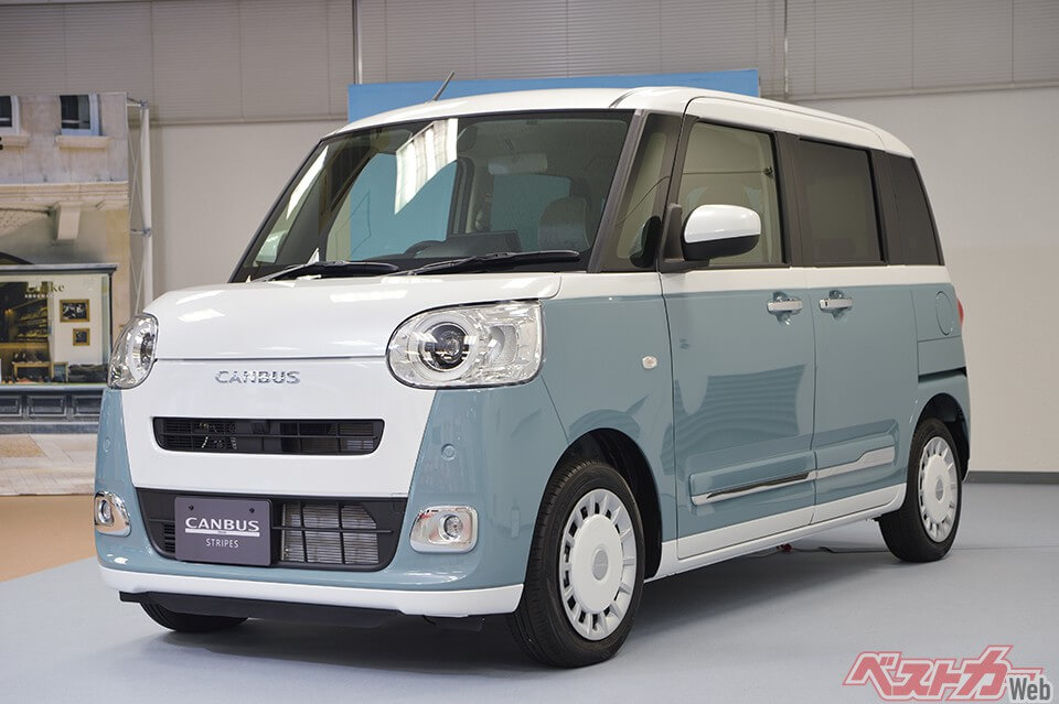 こちらが従来路線を継承した「ストライプス」。新世代DNGAプラットフォームを採用し、待望のターボを初搭載。走りが劇的に進化