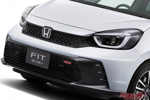 フィットはなぜ売れ行きが伸び悩んでいるのか マイナーチェンジ Rs投入でテコ入れなるか 自動車情報誌 ベストカー フィットはなぜ売れ行きが伸び悩んでいるのか マイナーチェンジ Rs投入でテコ入れなるか 自動車情報誌 ベストカー