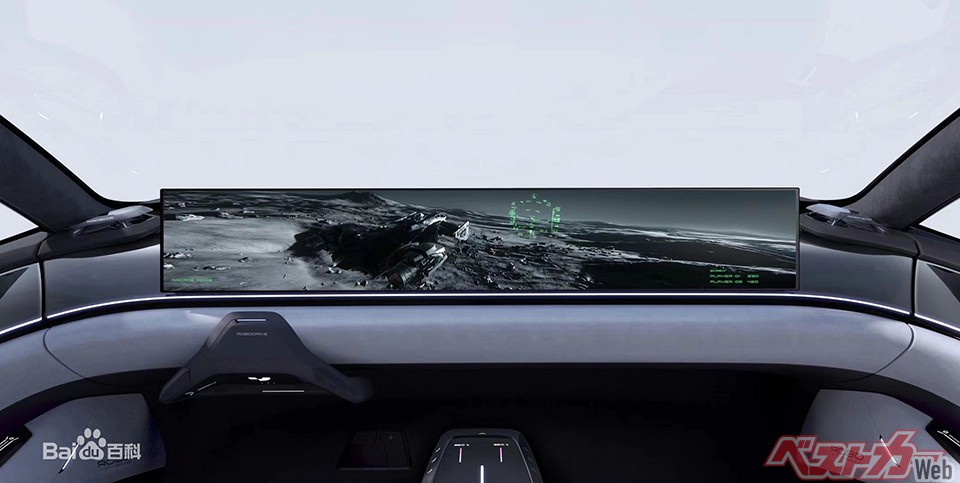 自動運転時のROBO01のインパネ。ステアリングは格納されワイドディスプレイに必要情報を表示