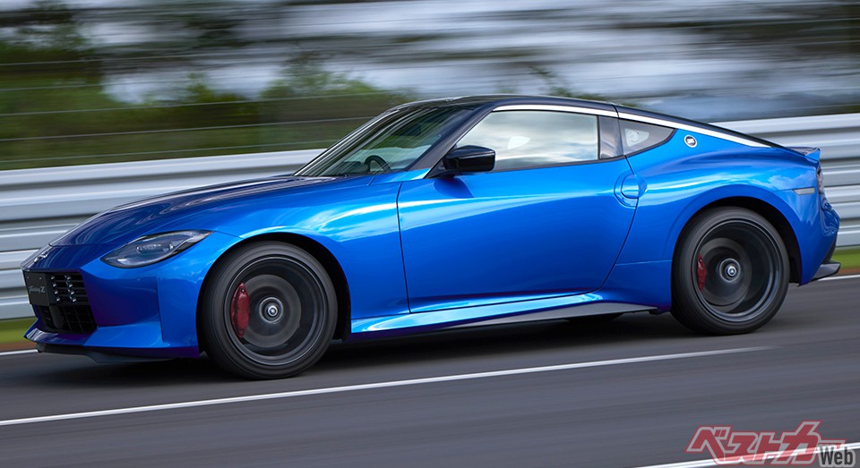 試乗の一コマ。走る姿もやはり美しい