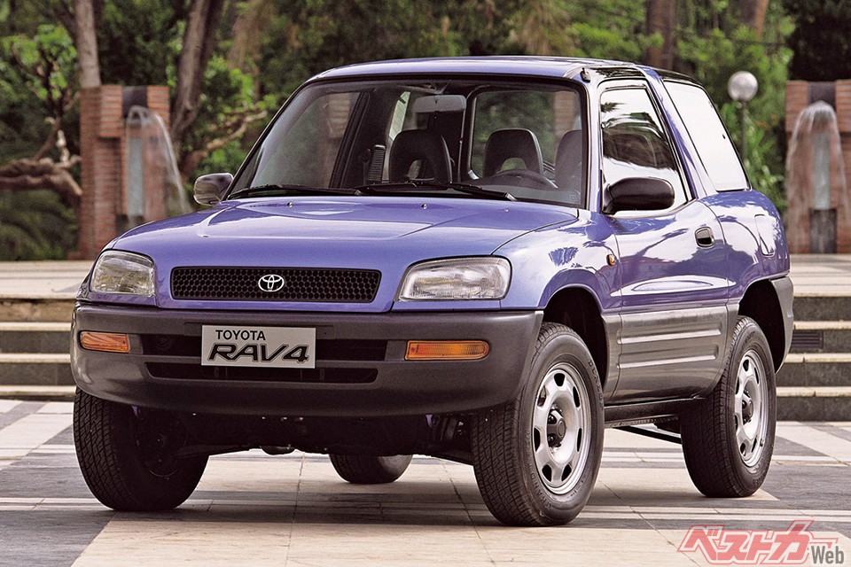 トヨタ RAV4(1994年・初代/中古相場 30万〜169.9万円/入手困難度★★★★☆)…初代RAV4は実験車的役割があったこともあり、モデルサイクル後半には内外装色を自由に選べるパーソナルセレクションも設定された