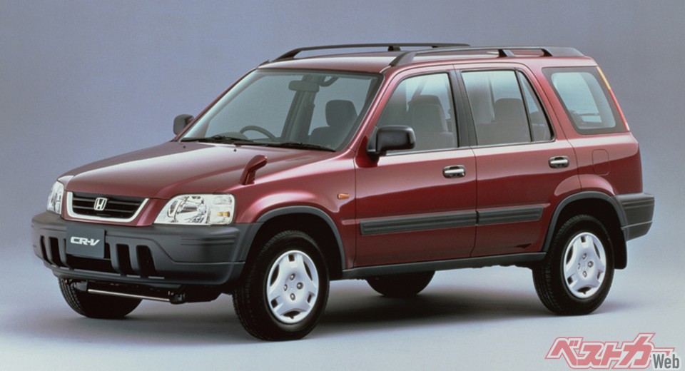 ホンダ CR-V（1995年・初代／中古相場 18.8万〜99.8万円／入手困難度★★★★★）…6代目シビックという乗用車ベースのSUVで、大きなボディサイズを生かした広い車内が特徴。低価格だったこともあって大ヒットした