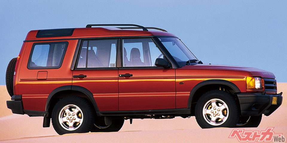 ランドローバー ディスカバリー(1999年・2代目/中古相場 74.8万〜318万円/入手困難度★★★☆☆)…初代モデルそっくりのエクステリアをはじめ、キープコンセプトでフルモデルチェンジ。性能は向上したが、価格も相応に値上がりした