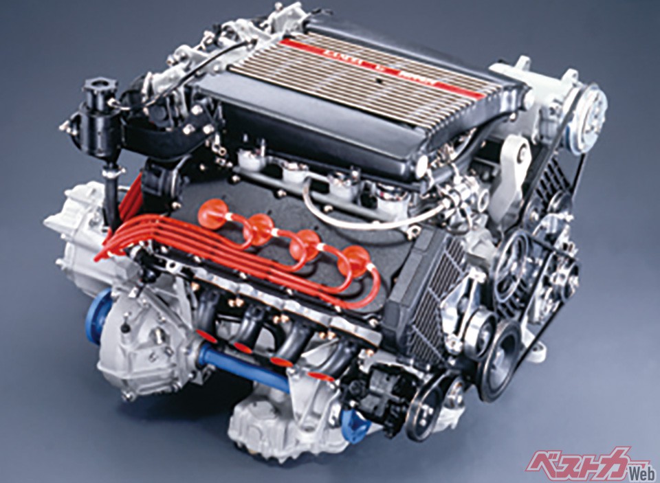 308のV8エンジン