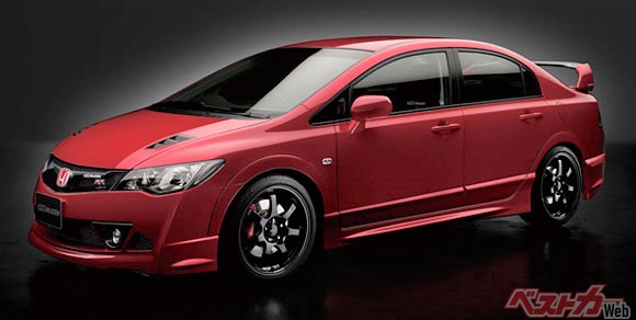 FD2型シビックタイプRをベースに無限が手を加えたコンプリートカーの「シビックMUGEN RR」。希少で中古車相場は約1300万円!