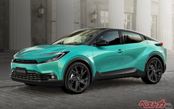 次期C-HRはBEVとハイブリッドの二本立て!?