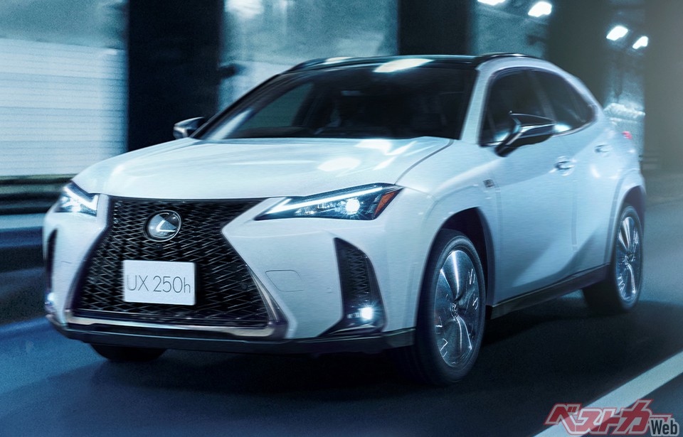 マイナーチェンジを実施したレクサスUX。「ボディ剛性の向上」と「先進装備の進化」が図られている。画像はUX250hの特別仕様車“F SPORT Emotional Explorer”