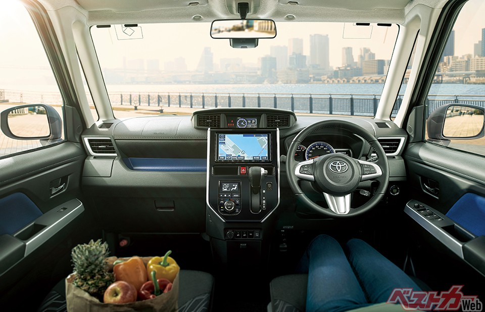 「スーパーハイトワゴン×乗用車」の組み合わせが見事にユーザーの共感を呼んだ。「クルマは走りだけじゃなく、トータルの商品力が大切なのだ!」と渡辺陽一郎氏は語る