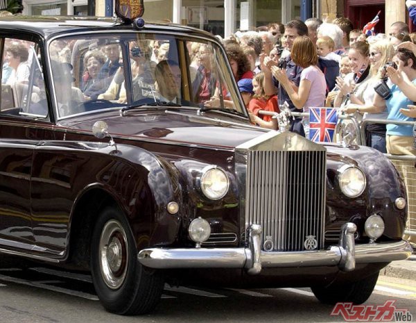 エリザベス女王と25年!!　輝きを失わない先代公用車 　ロールスロイスファントムVIが遺す英国の誇り