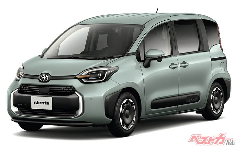 トヨタ 新型シエンタ。異形ヘッドランプはLEDのデイタイムランプで縁取りされて質感アップ。真正面から見るとドッシリ感がある