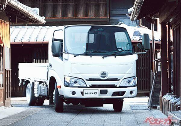 すでに10月から生産が再開されている日野自動車の小型トラック、デュトロ