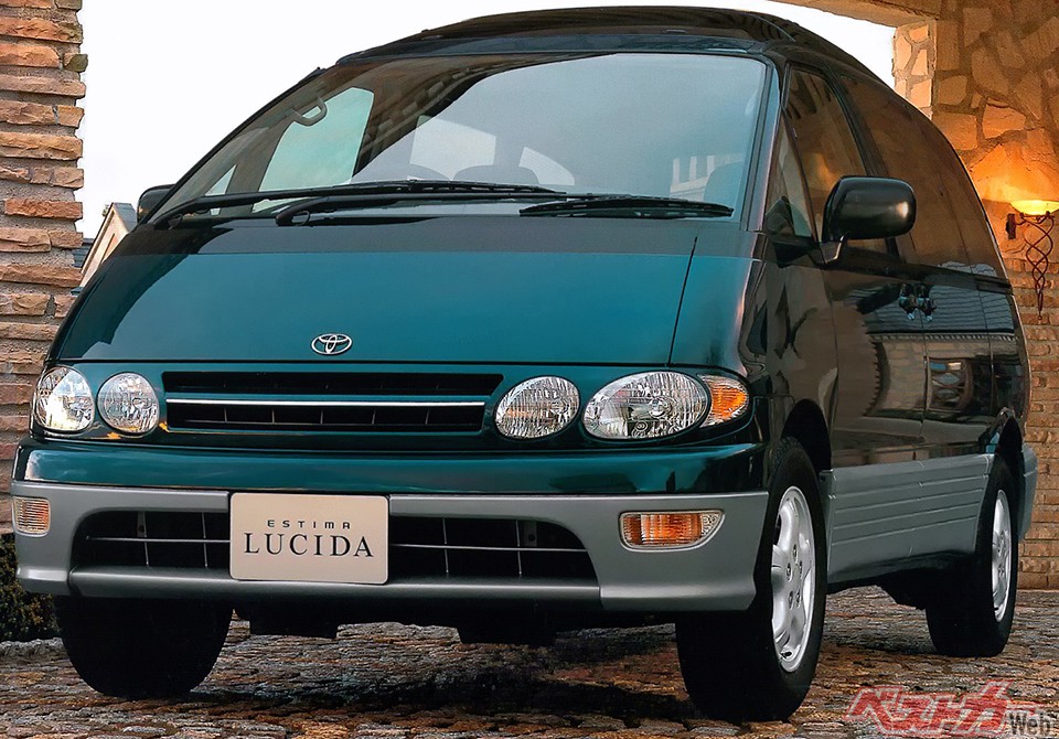 トヨタ エスティマ ルシーダ＆エミーナ（初代）296万5000円。エスティマを5ナンバーサイズに収めた同車はライバル車よりかなり多く売れた