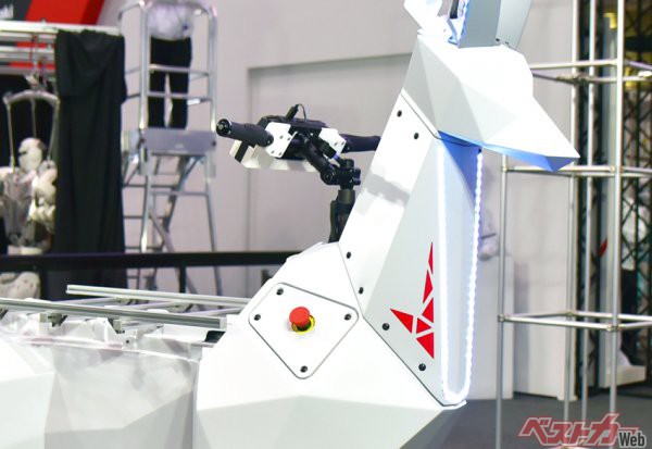 川崎重工が開発中の四脚歩行ロボ「Bex」に注目！　日本発の技術で「生活にロボットが寄り添う日」も近い??