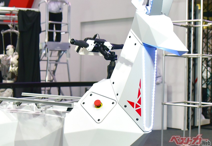 川崎重工が開発中の四脚歩行ロボ「Bex」に注目! 日本発の技術で「生活にロボットが寄り添う日」も近い??