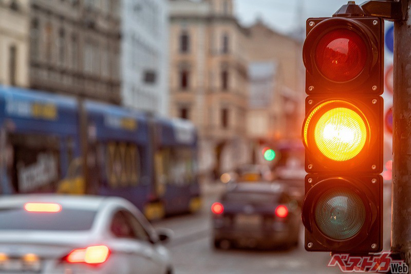 止まらない人が多すぎる…黄信号なのに加速する「イエローダッシュ」の危険性と防ぐ意識