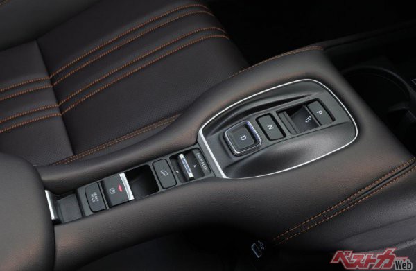 来年4月に発売される新型ZR-Vのハイブリッドモデルもボタン式を採用するなど、かつてのシフトは姿を消しつつあるのだ