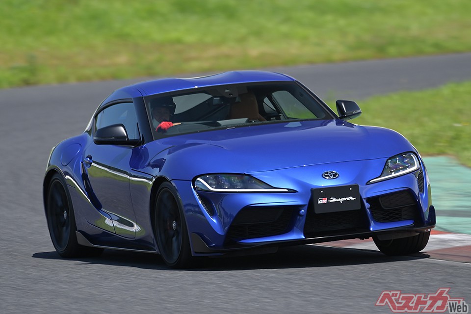 トヨタ GRスープラ。RZにのみ6速MTを設定する