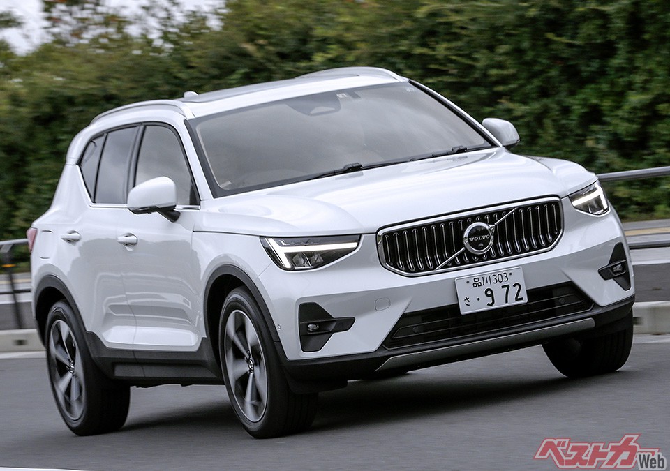 ボルボ XC40 Ultimate B4 AWD。価格は569万円