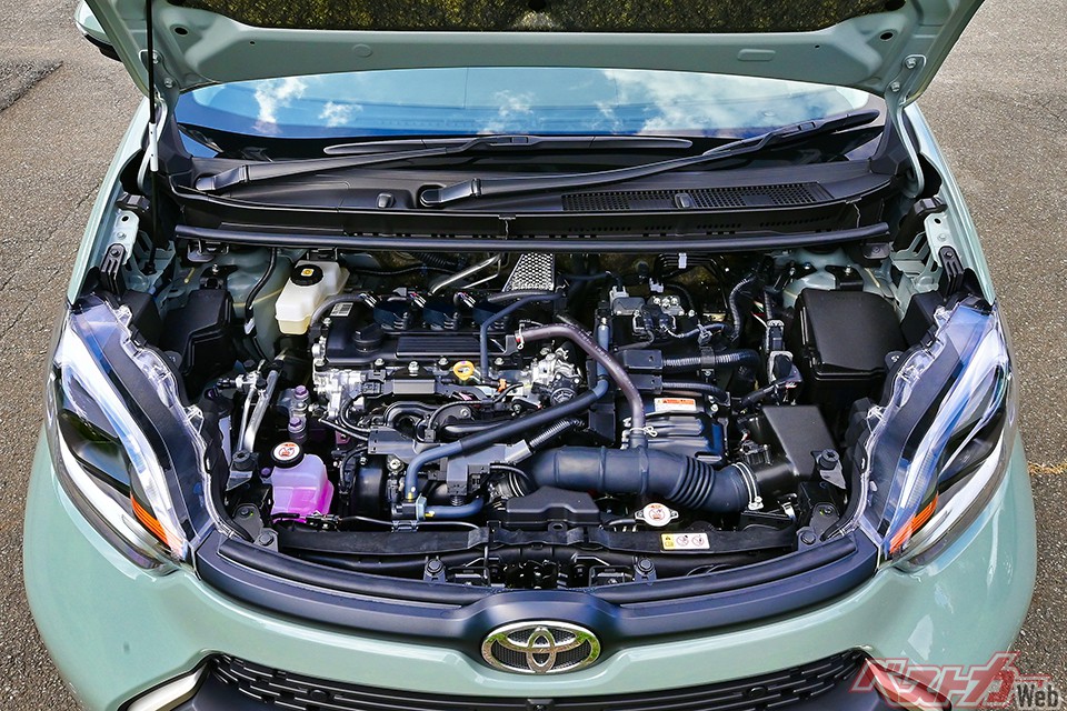 直3、1.5LのNAとハイブリッドというパワートレーン。本命のハイブリッドは力強くて瞬発力もある。3気筒エンジンは意外にも静か