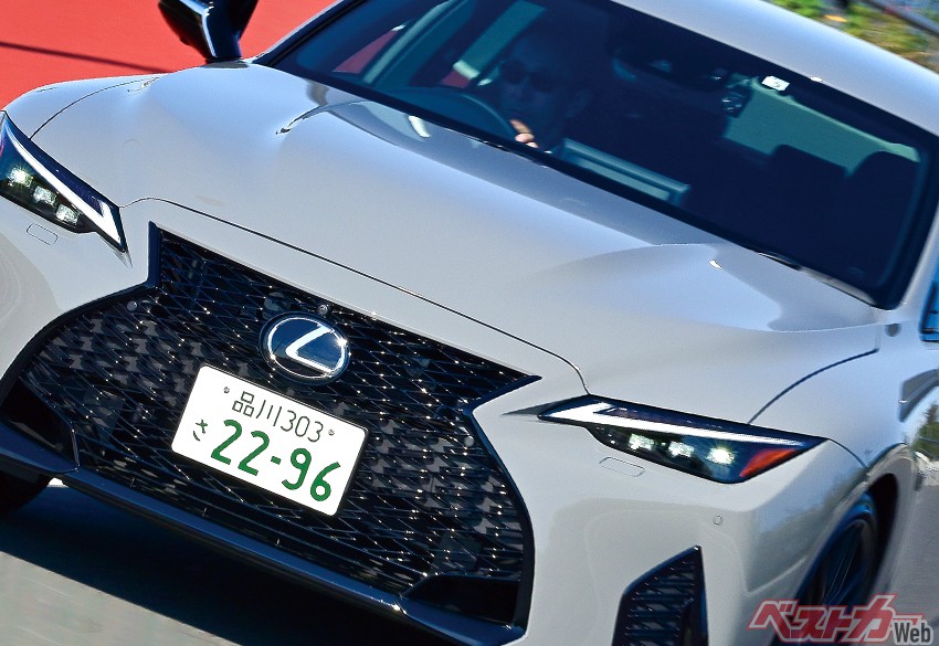 レクサスIS500 F SPORT Performance試乗! V8&481psの国産スポーツサルーンはBMW M3に「届いた」のか?