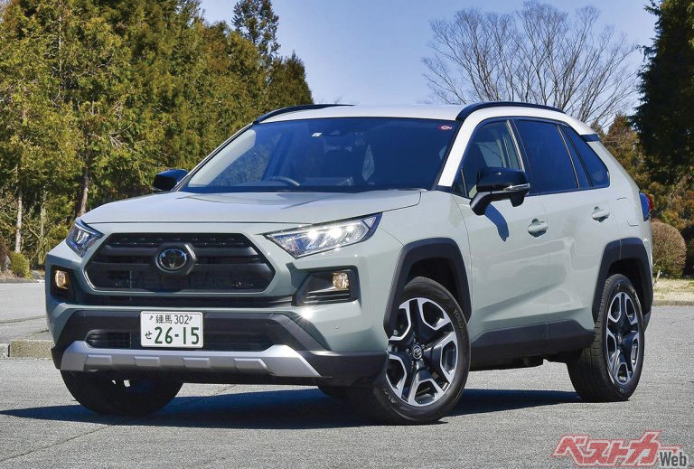 鈴木直也氏が2位に選んだのはトヨタ RAV4(価格:293万8000円〜563万3000円 ※ガソリン車・ハイブリッド車・PHV含む)