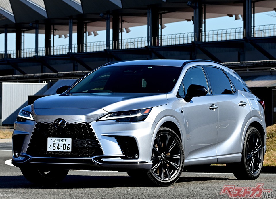 シリーズ最強モデルとなるRX500hは2.4Lターボのハイブリッド。クラウンクロスオーバーRSと同じパワーユニットとなる