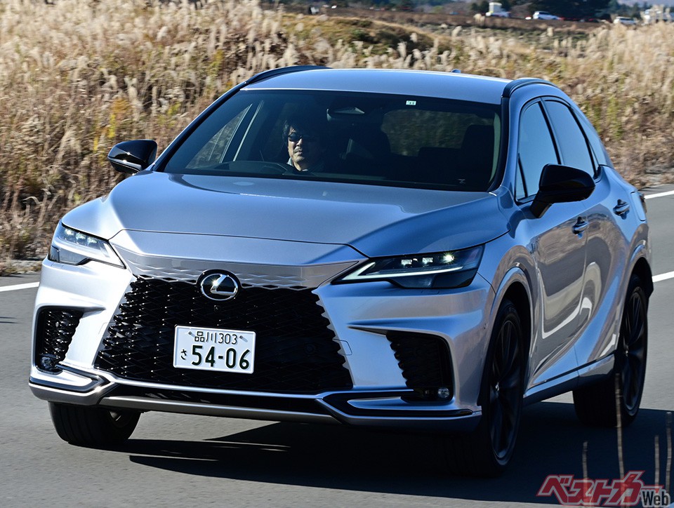 レクサスで最も売れているRXがフルモデルチェンジ。純ガソリンターボ/ガソリンターボHV/PHEVの3種類で登場