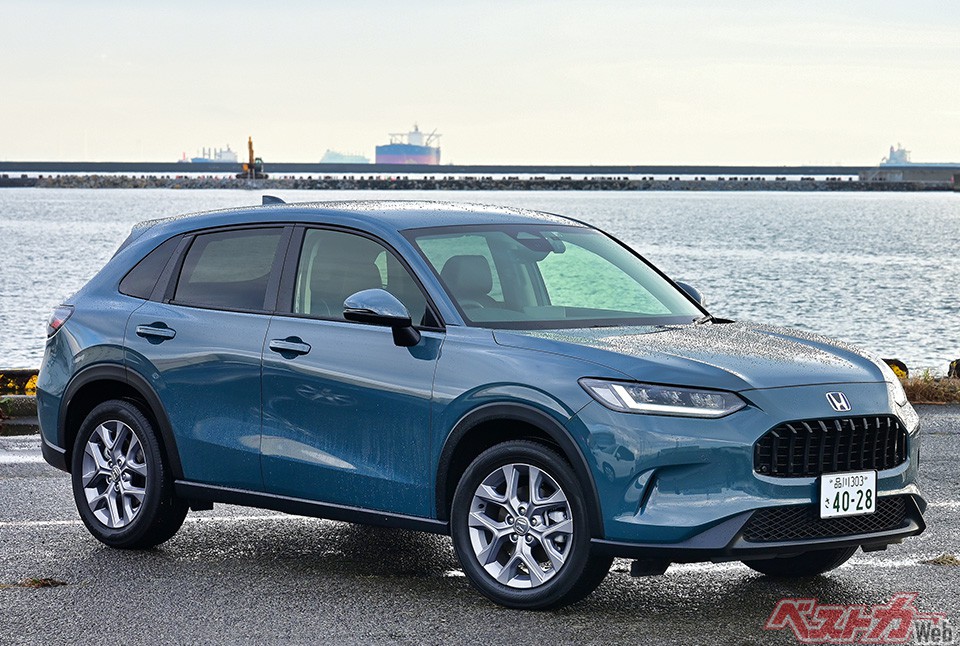 ホンダ 新型ZR-V。全高は1620mmと低く、またラウンドしたルーフでシャープに見える