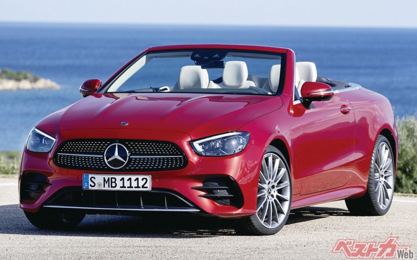 画像はベンツEクラス。欧州プレミアムブランドはD~Eセグメントの上級クラスに必ずクーペとコンバーチブルを設定している