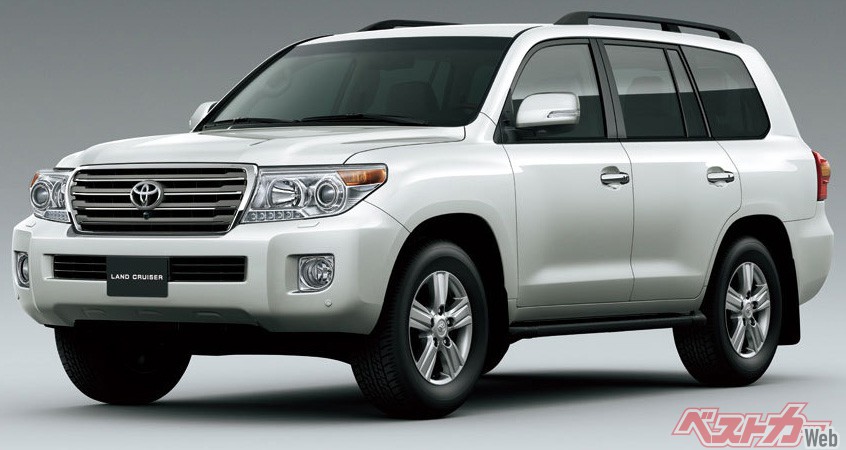 トヨタ ランドクルーザー(100系&200系/1998年&2007年登場・4.7L&4.6L ・V8)。2世代で流通数は豊富だが、200系最終型は高値