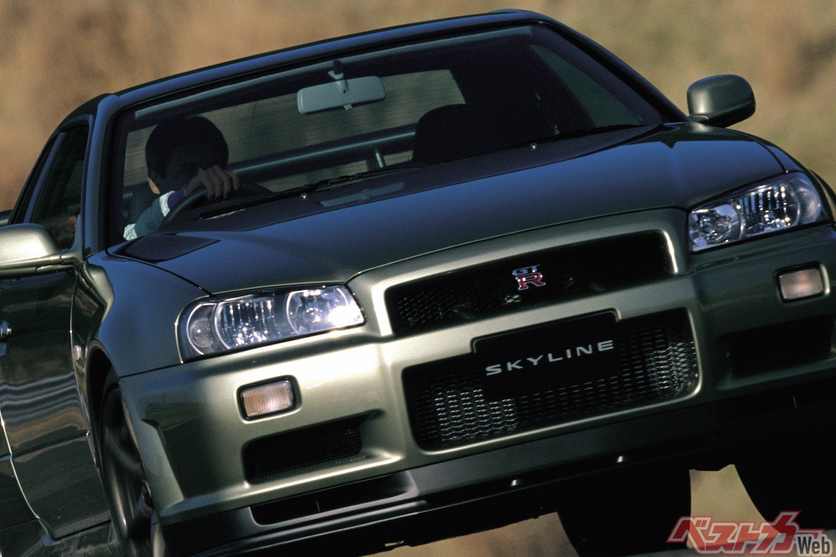 R34スカイライン発売25周年&R35GT-R15周年 どのような魅力があるのか?