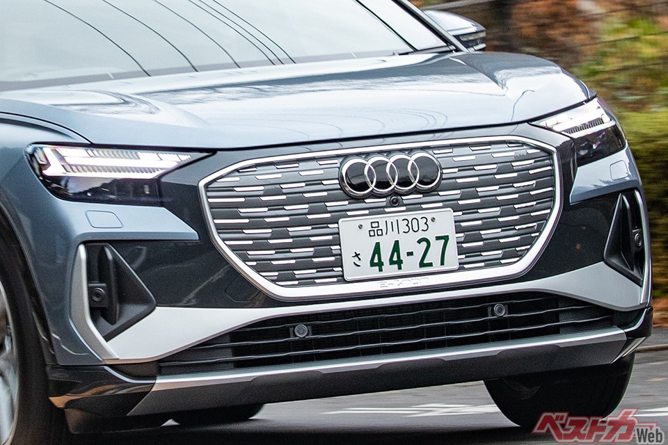 手ごろなサイズ感で堪能!! アウディ初のコンパクト電動SUV「e-tron」を愉しむ!!