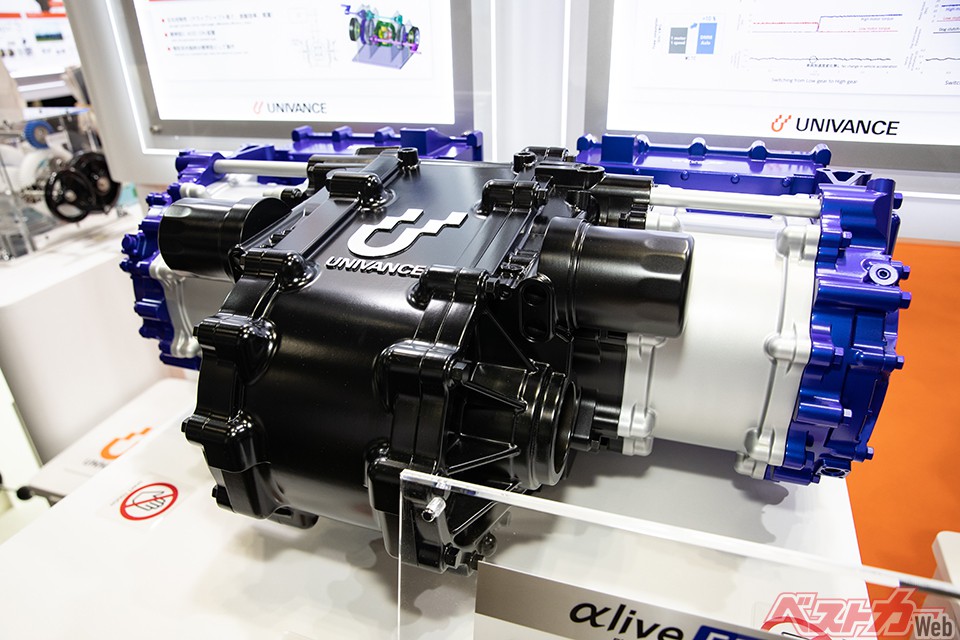 株式会社ユニバンスが開発した「αLiveEE」。電圧は800V、1140psを発生させるという。大出力が求められるスーパーカーや大型トラック向けeAxleだ