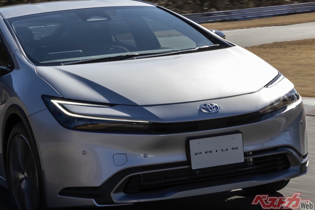 大本命「新型プリウス」もう納期約1年か!? トヨタ車同士での競争は激化か? それとも?