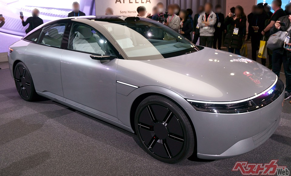 ソニー・ホンダモビリティが「CES 2023(2023年1月)」で発表した「AFEELA(アフィーラ)」プロトタイプ。ボディサイズは全長4895×全幅1900×全高1460mm、ホイールベース3000mm