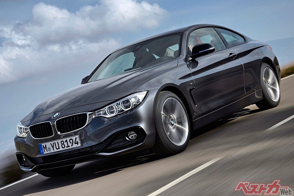 先代BMW 4シリーズクーペ。現行型の巨大グリルにも見慣れてきた感はあるが、「清潔なイケメン」なイメージが強いのはやはり先代だろう
