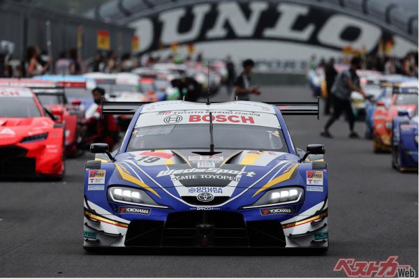 SUPER GT 2023　ポールポジションへ向かう19号車