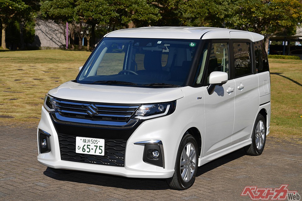 スズキ ソリオ。スズキのハイトワゴンで、デビュー以来販売も好調。背は高いがハンドリングがしっかりしている点は特筆できる(158万1800~214万8300円)
