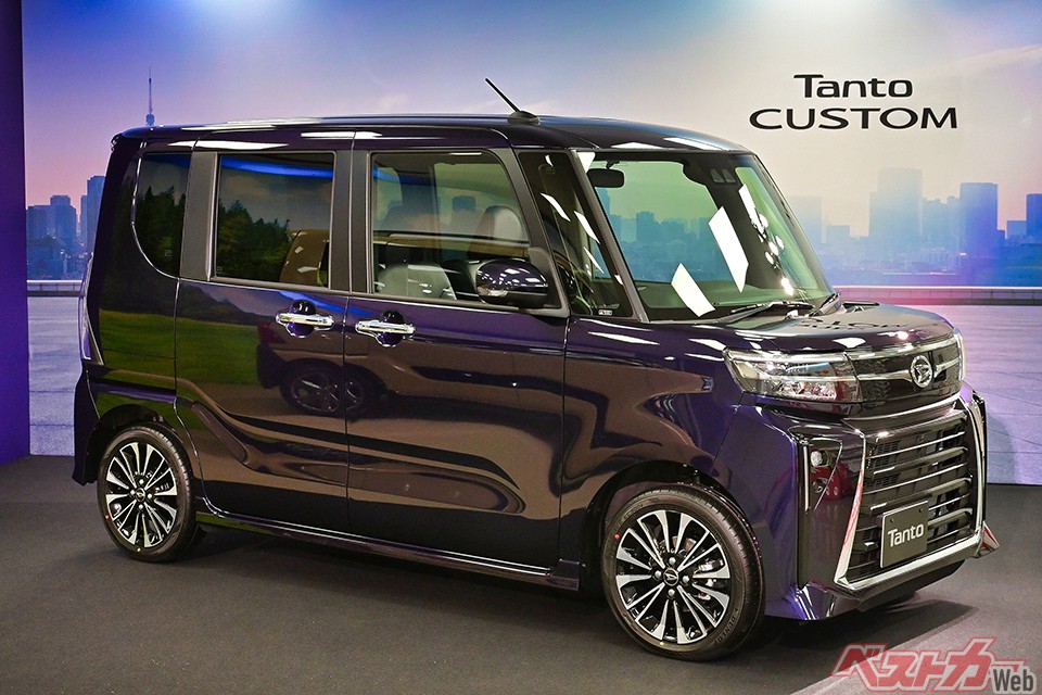 ダイハツ タント。スーパーハイトワゴン軽自動車のパイオニアで、走りの質感も高い!!(138万6000~199万1000円)
