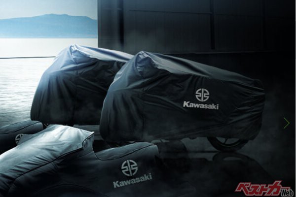 カワサキUSAで公開されたティーザー画像。ジェットスキーとバイクが各2台ずつ発表される。シルエットはZX-4Rではなさそうだが、恐らく画像はフェイクだろう