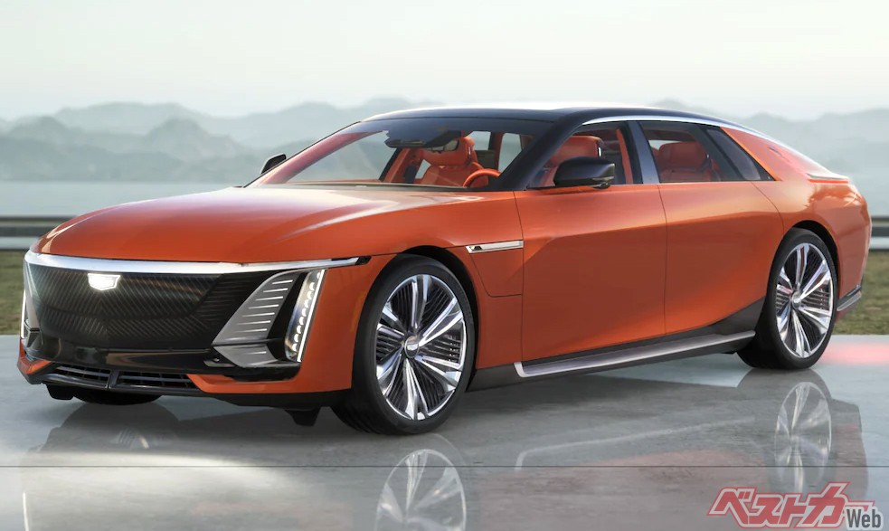 キャデラック セレスティック。クロスオーバー的外観だが全長は5.5m、ホイールは23インチ!